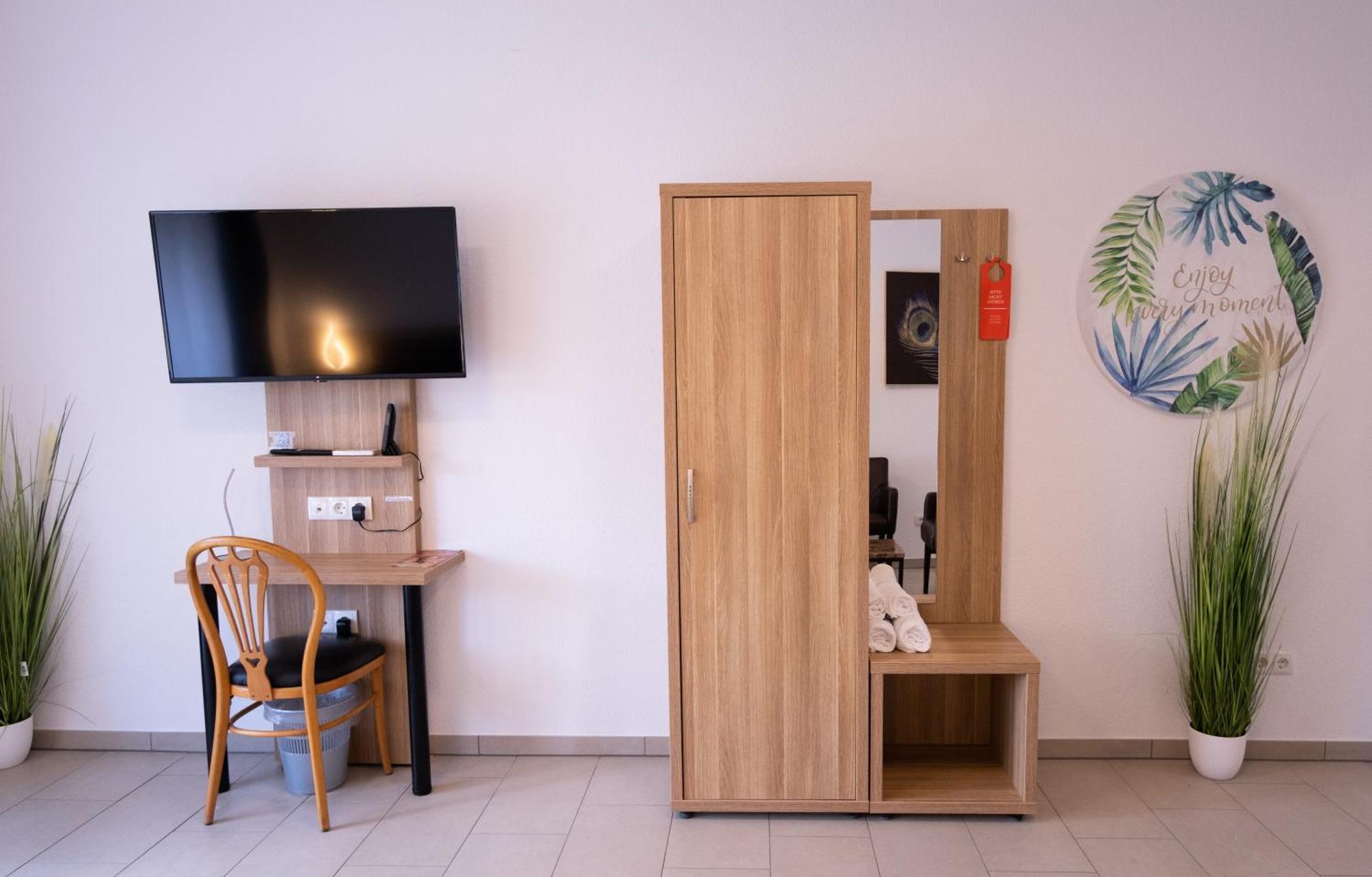 Gap Hotel Langwedel  Bilik gambar